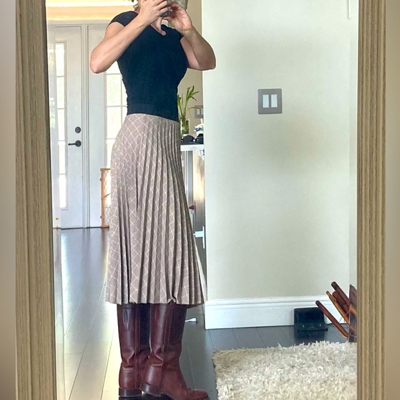 Bershka Dresses & Skirts - Bershka Plaid Plated Skirt